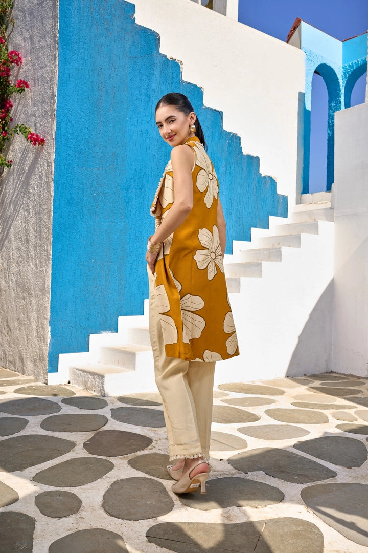 Golden Hibiscus Ensemble