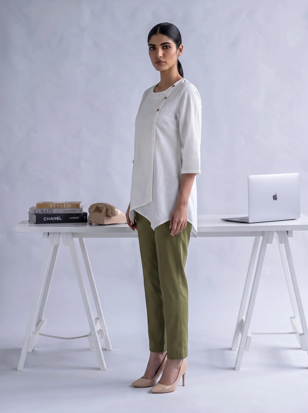 The Overlay Short Top