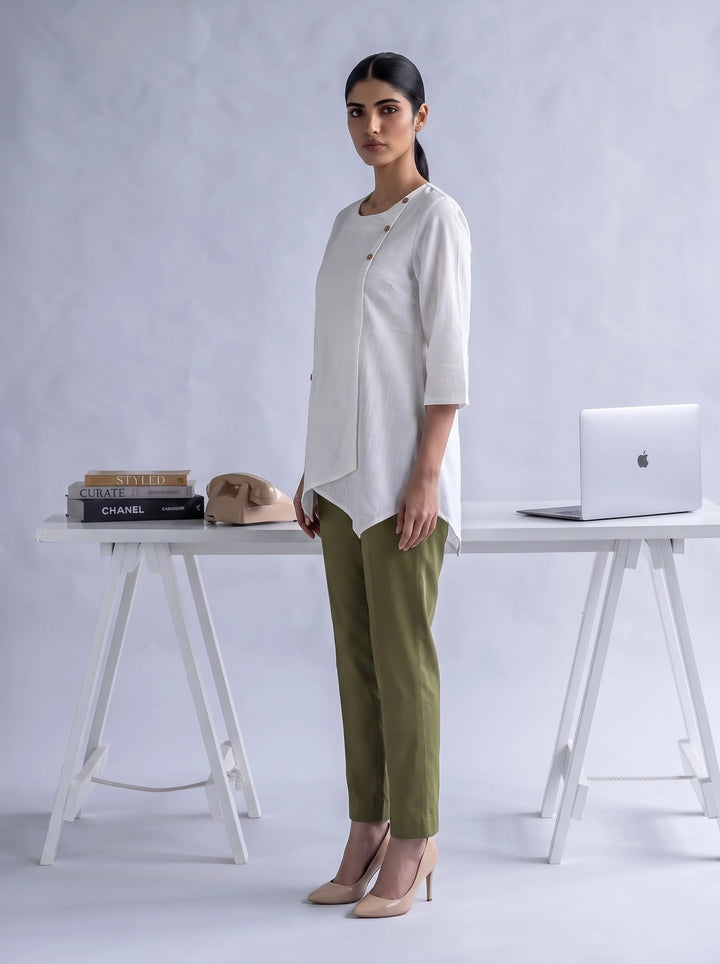 The Overlay Short Top