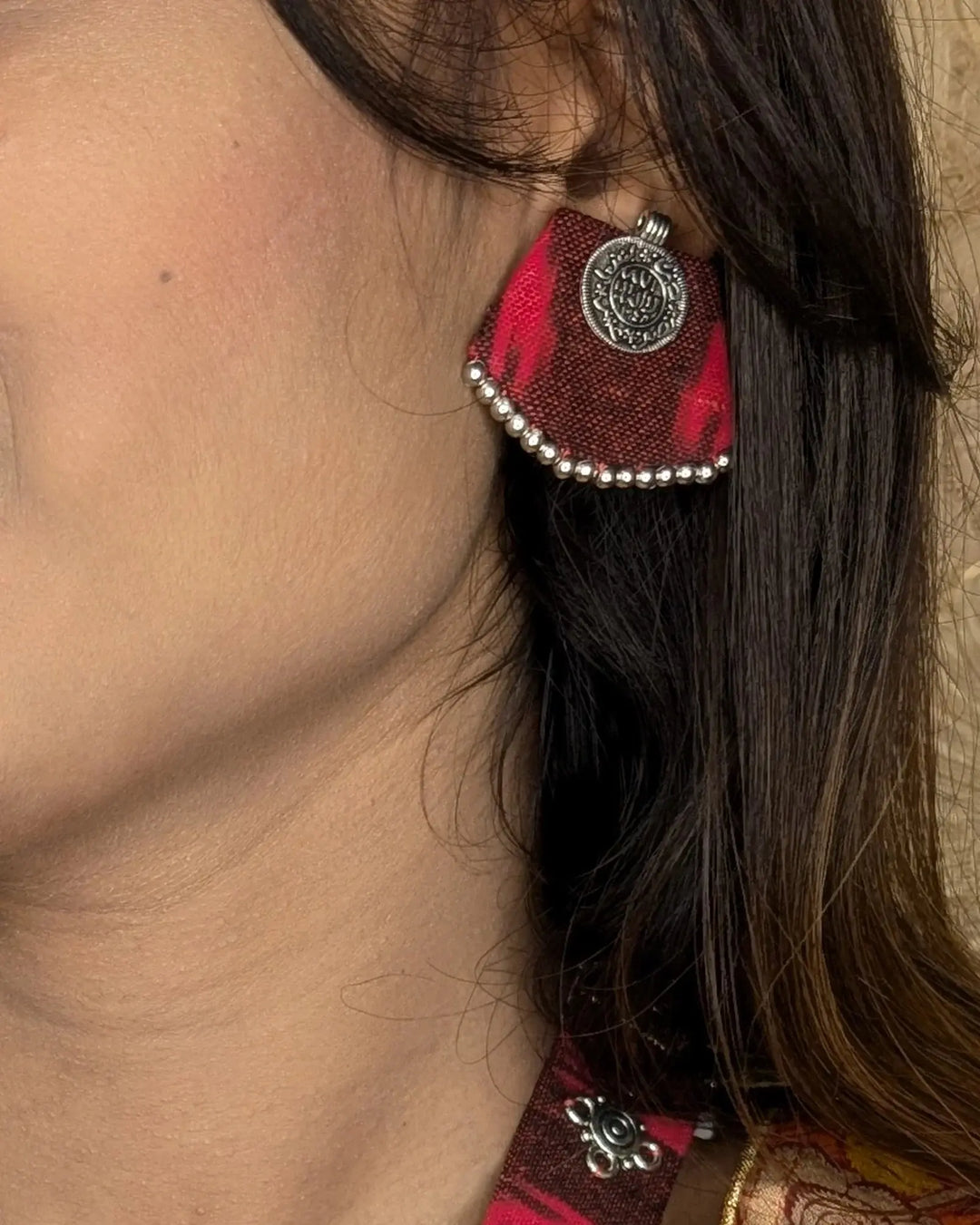 Maroon Ikat Pendent Necklace With Earring - MAGS By Sananda Basak - A Sustainable Fashion Brand