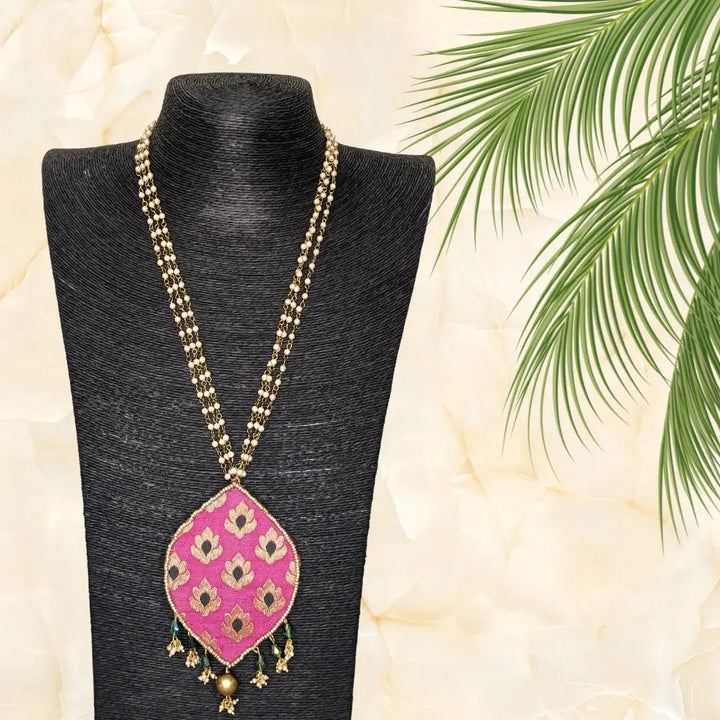 Parnika Golden Necklace With Earrings - MAGS By Sananda Basak - A Sustainable Fashion Brand