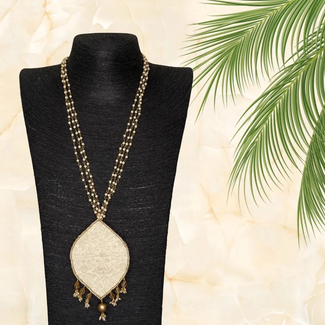 Parnika Golden Necklace With Earrings - MAGS By Sananda Basak - A Sustainable Fashion Brand